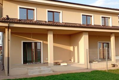 Duplex cu 5 camere cu Teren 332 Mp în Giroc