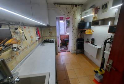 Apartament cu 2 camere decomandat, mobilat în Galata - 3
