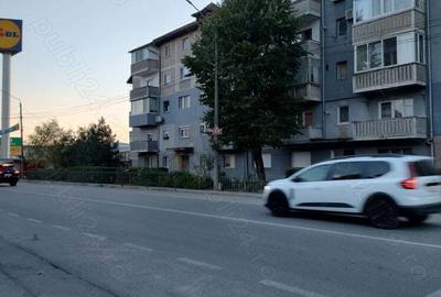 Apartament cu 3 camere semidecomandat în Central - 9