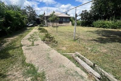 Casă cu 3 camere în Valea Călugărească
