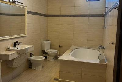 Casă cu 6 camere cu Teren 200 Mp în Tomis II - 9