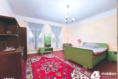Casă cu 3 camere cu Teren 749 Mp în Central
