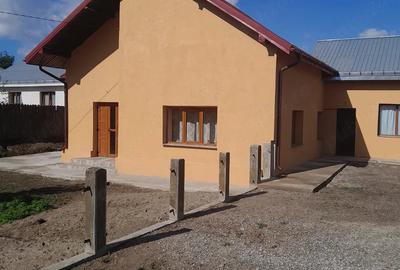 Casă cu Teren 5700 Mp în Stolniceni-Prăjescu