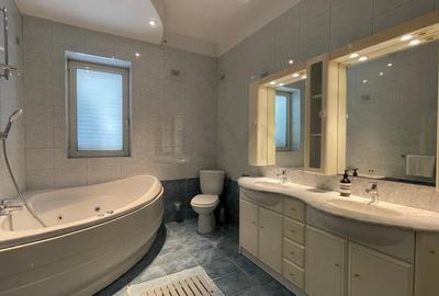 Apartament cu 5 camere semidecomandat, mobilat în Capitale - 16