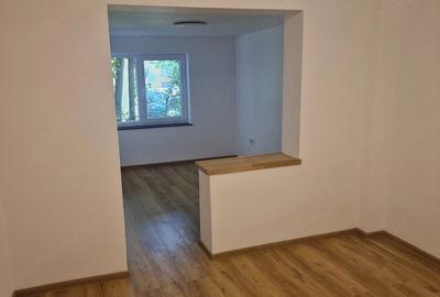 Apartament cu 3 camere decomandat în George Enescu