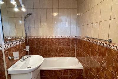 Apartament cu 4 camere decomandat în Central - 3