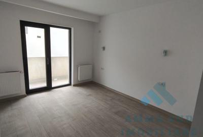 Casă individuală cu 15 camere cu Canalizare în Apărătorii Patriei - 11