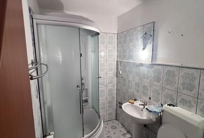 Apartament cu 2 camere decomandat în Micro 6 - 2
