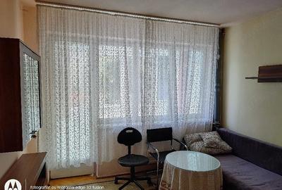 Apartament cu 2 camere decomandat în Complex Studențesc