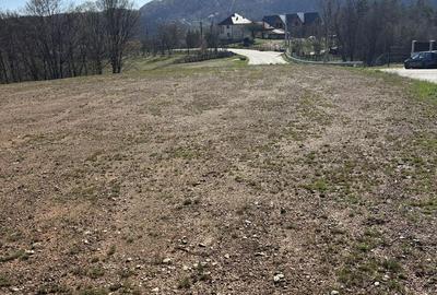 Teren de 2000 mp, în Ponoarele