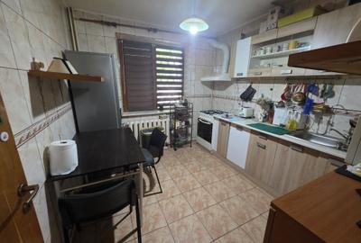 Apartament cu 3 camere decomandat în Gorjului - 3