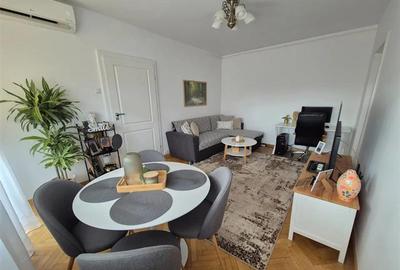 Apartament cu 2 camere semidecomandat, mobilat în 1 Mai