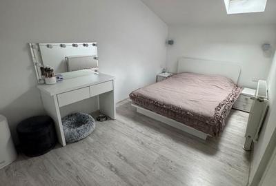 Apartament cu 3 camere decomandat în Exterior Vest