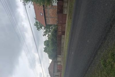 Casă cu 6 camere cu Teren 8000 Mp în Iratoșu - 1