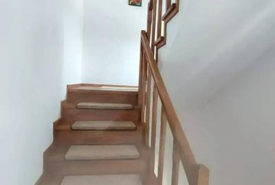 Casă cu 4 camere cu Teren 330 Mp în Central