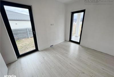 Casă cu 4 camere cu Canalizare în Cristian - 1