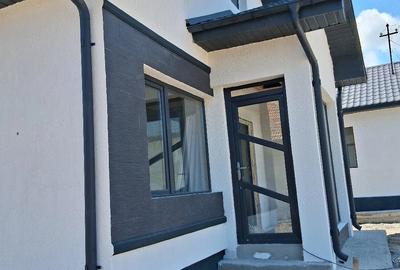 Casă cu Teren 260 Mp în Traian - 2