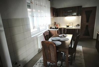 Casă cu 2 camere cu Teren 905 Mp în Central