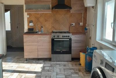 Casă cu 3 camere cu Teren 820 Mp în Spinoasa