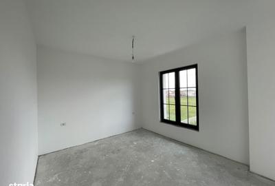 Casă cu 4 camere în Ghiroda