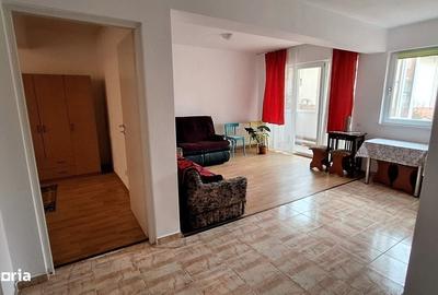 Apartament cu 3 camere semidecomandat în Grigorescu