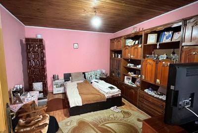 Casă cu Teren 1439 Mp în Jupani