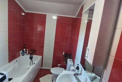 Casă cu 7 camere cu Teren 300 Mp în Năvodari - 9