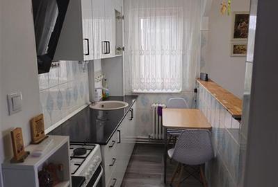 Apartament cu 2 camere decomandat în Mircea cel Bătrân