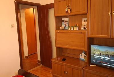 Apartament cu 3 camere decomandat în Rovine - 4