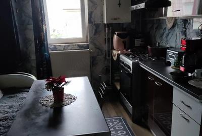 Apartament cu 3 camere decomandat în Central - 1