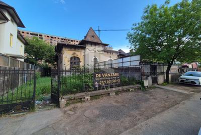 Casă cu 10 camere cu Canalizare în Coșbuc