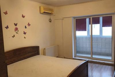 Apartament cu 3 camere decomandat în Traian