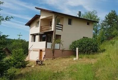 Casă cu 3 camere cu Teren 2700 Mp în Dobrești - 2