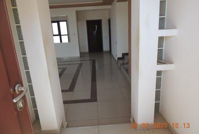 Casă cu 5 camere cu Teren 389.82998657227 Mp în Exterior Est - 2