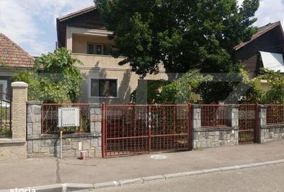 Casă cu 4 camere în Central