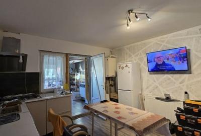 Casă individuală cu 3 camere cu Canalizare în Parța