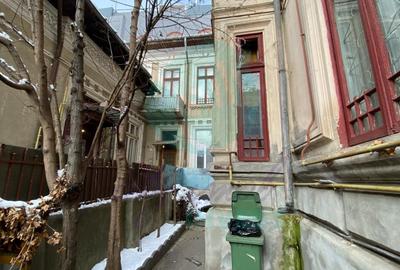 Casă individuală cu 10 camere cu Canalizare în Unirii - 1