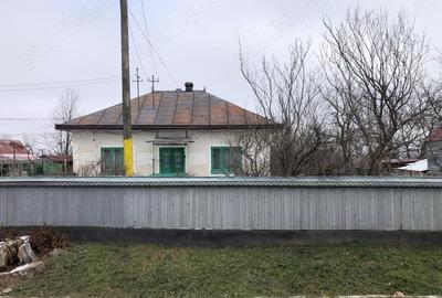 Casă cu 2 camere în Bălinești