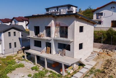 Casă individuală cu 5 camere cu Teren 614 Mp în Bucium - 2