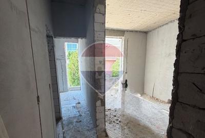 Casă cu 4 camere în Central