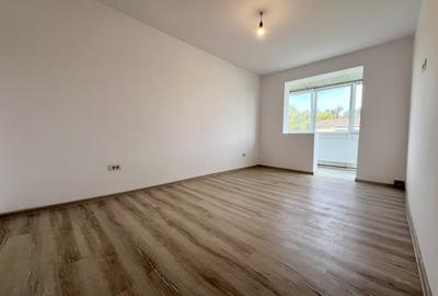 Apartament cu 3 camere decomandat în Șagului
