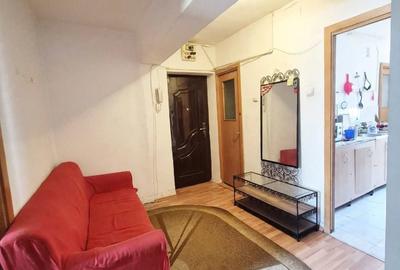 Apartament cu 3 camere decomandat în 1 Mai