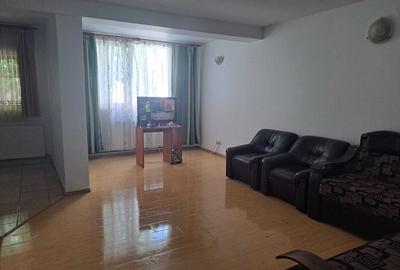 Casă cu 3 camere în 16 Februarie - 6