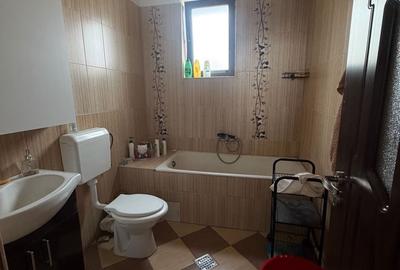 Casă cu 3 camere cu Canalizare în Central - 3