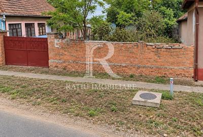 Teren de 1430 mp, în Borș