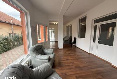 Casă cu 4 camere cu Teren 430 Mp în Cetate