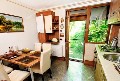 Apartament cu 3 camere decomandat, mobilat în Mazepa 1