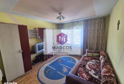 Apartament cu 3 camere semidecomandat în Central