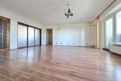 Apartament cu 4 camere decomandat în Lujerului