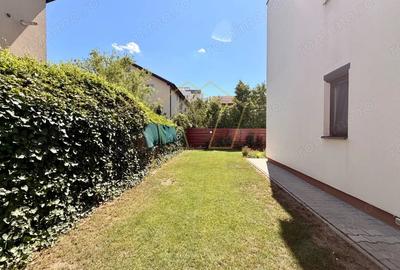 Apartament cu 3 camere semidecomandat în Aradului